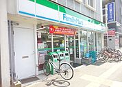 ファミリーマート豊村住吉店 678m