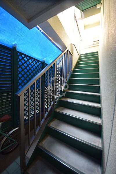 画像20:パークサイドピクチャー西心斎橋　共用階段