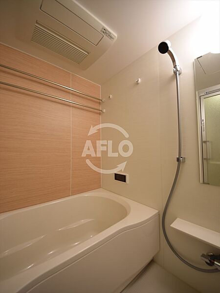 画像7:アーバネックス本町　大型バスルーム　おいだき機能あり
