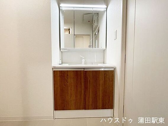 □洗面台も新規...