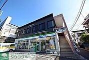 ファミリーマート小向西町一丁目店 徒歩2分。コンビニ 150m