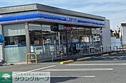 ローソン桶川上日出谷殿山店 徒歩5分。 360m