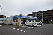 ローソンさいたま日進町三丁目店 707m