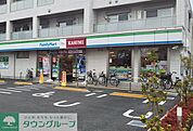 カスミファミリーマートプラス白岡駅西口店 徒歩7分。 550m