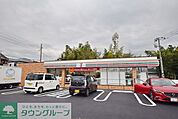 セブンイレブン鴻巣大間3丁目店 徒歩4分。コンビニ 320m