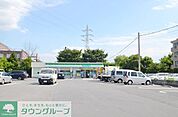 ファミリーマート大宮三橋四丁目店 徒歩13分。コンビニ 1030m
