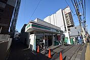 ローソンストア100大宮下町二丁目店 334m