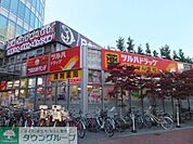 ツルハドラッグ 徒歩10分。ドラックストア 750m