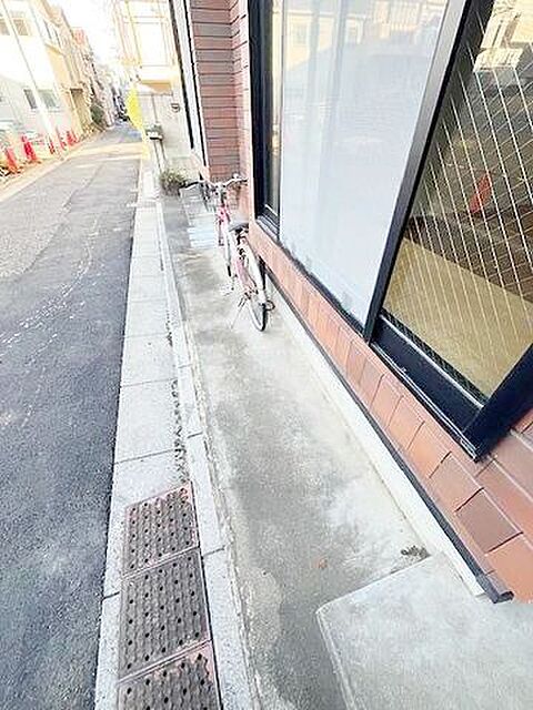 6 / 10