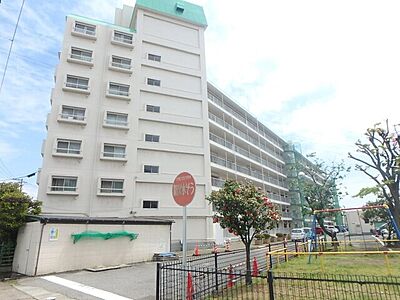 外観:1974年5月築 7階建て 外観:1974年5月築 7階建て