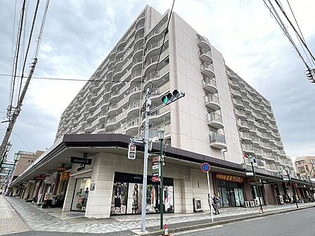 周辺にもお買い物施設充実しています