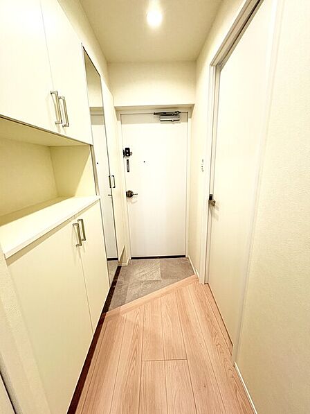 玄関ホール 人感センサー照明仕様です