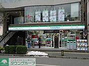 ファミリーマート江戸川興宮町店 徒歩9分。コンビニ 720m