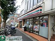 セブンイレブン船橋二和向台駅前店 徒歩5分。コンビニ 360m