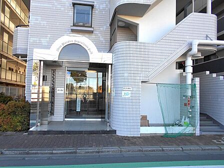 マンションエントランス
