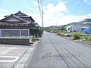 駐車場側