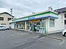 周辺：ファミリーマート豊川末広通店（330m）