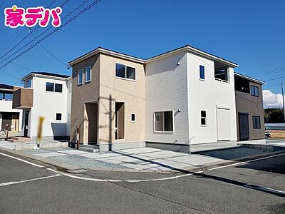 外観：【7号棟】完成しました！ ・4LDK ・リビング15.25帖+隣接洋室3.75帖 ・全居室WICまたはCL付き ・インナーバルコニー ・閑静な住宅地 ・角地 ・WIC完備 ・駐車スペース2台