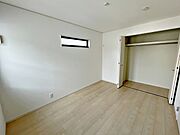 【施工例】お子様の一人部屋に最適な居室です。クローゼット付きで自然とお片付けできる環境に！ 
