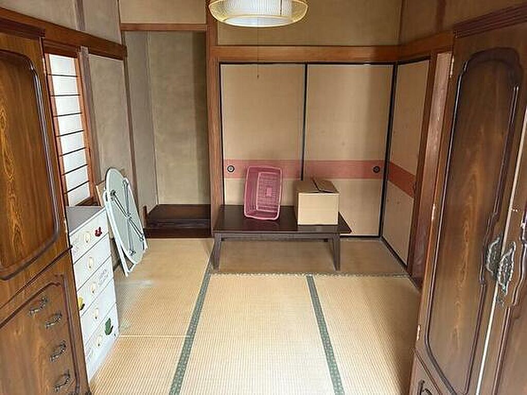 Image 100