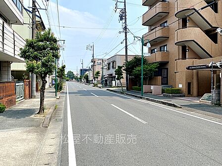 前面道路：北側約12ｍ幅