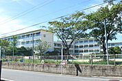 金屋小学校（1100m）