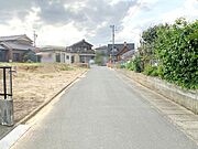 前面道路北東側約5m