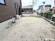 ■□■外観■□■庭が広いので、ガーデニングや家庭菜園、お友達を呼んでちょっとしたパーティーもできます。お休み日の楽しみが増えそうですね♪