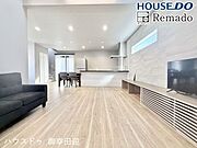 ■家族の笑顔が集う中心地■お気に入りの家具を迎え、窓からは心地の良い光が差し込みます。