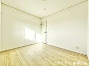 ■5.2帖洋室■寝室、書斎、趣味の部屋。家族の成長やライフスタイルに合わせ、様々な使い方ができる快適な空間です。