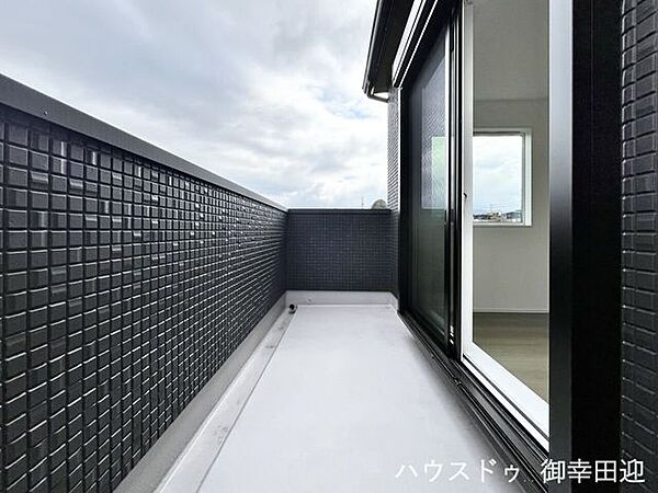 バルコニーを拡大表示
