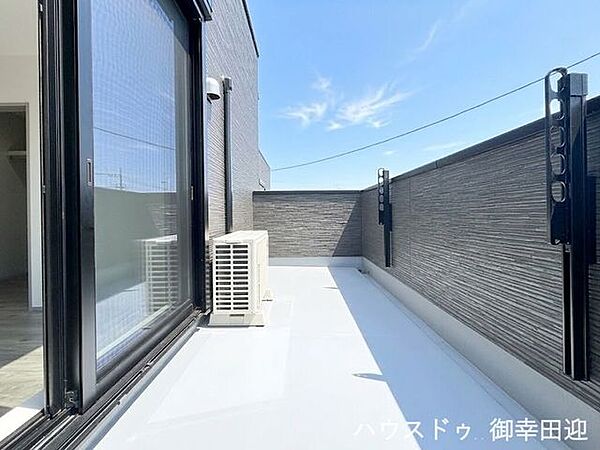 バルコニーを拡大表示