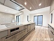 ■家族の「美味しい」が集まる舞台■高い機能性と美しいデザインを両立。料理する人も、待つ人も、笑顔になれる場所です。