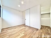 ■2階6帖洋室■心からリラックスできる静けさ、上質な眠りで、毎日をリセットします。明日への活力を養う空間です。