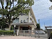 日吉小学校 210m