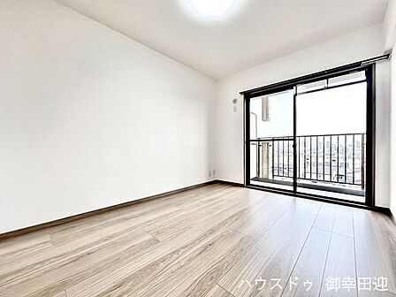 ■6.1帖洋室■心からリラックスできる静けさ、上質な眠りで、毎日をリセットします。明日への活力を養う空間です。