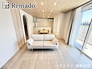 ■家族の笑顔が集う中心地■お気に入りの家具を迎え、窓からは心地の良い光が差し込みます。