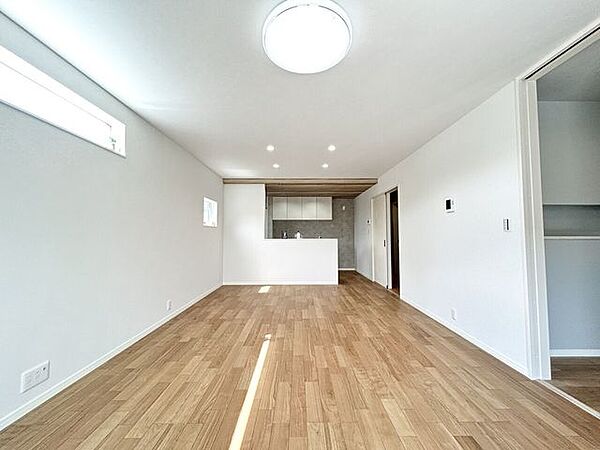 リビング/ダイニングを拡大表示