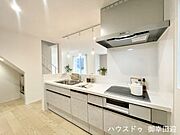 ■家族の「美味しい」が集まる舞台■高い機能性と美しいデザインを両立。料理する人も、待つ人も、笑顔になれる場所です。