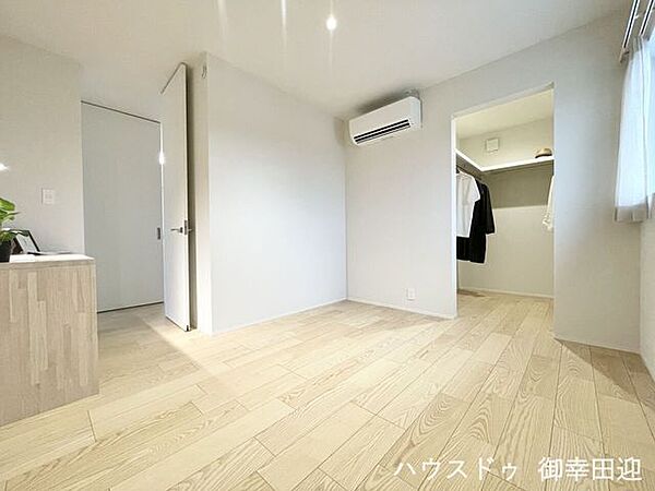 洋室を拡大表示