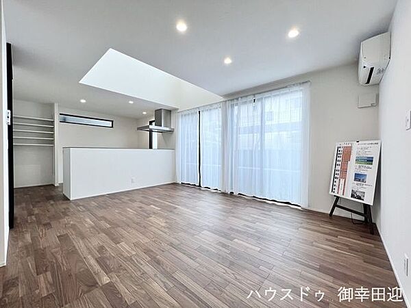 リビング/ダイニングを拡大表示
