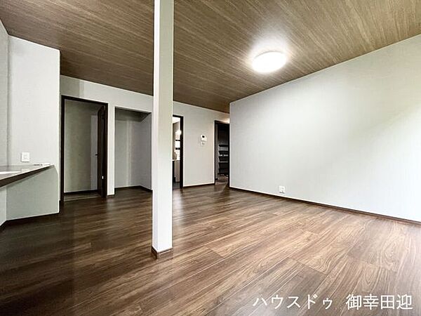リビング/ダイニングを拡大表示