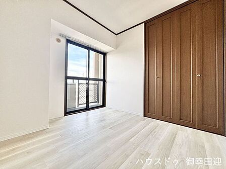 ■4.5帖洋室■心からリラックスできる静けさ、上質な眠りで、毎日をリセットします。明日への活力を養う空間です。
