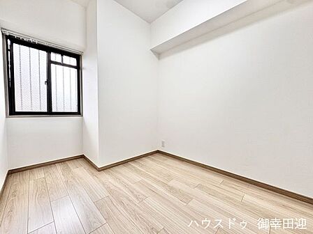 ■2階3.4帖洋室■寝室、書斎、趣味の部屋。家族の成長やライフスタイルに合わせ、様々な使い方ができる快適な空間です。