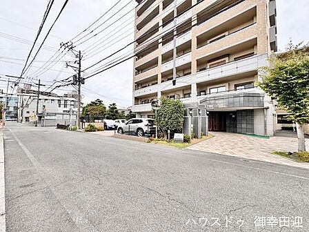 ■理想を叶える新しい暮らしの舞台■高いデザイン性と機能性を兼ね備えた住まい。ここで、家族の新しい物語が始まります。