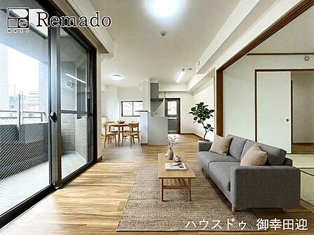 ■家族の笑顔が集う中心地■お気に入りの家具を迎え、窓からは心地の良い光が差し込みます。※ＣＧで家具を配置しています。