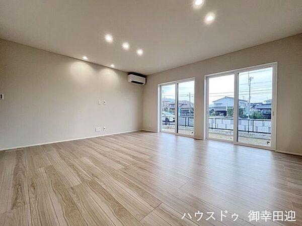リビング/ダイニングを拡大表示