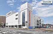 ROOMDECO柏本店 ホームファッション、デザイン性を内包した家具・インテリアの総合館。 アウトレット家具も多数取り扱っています。 770m
