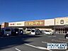 周辺：マツモトキヨシ　マミーマート松戸新田店マミーマート内にあります。食料品と一緒に買い物できるので便利です。 1000m