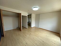 ＩＲＩＳ（アイリス） 102 1階ワンルームのリビング/ダイニング